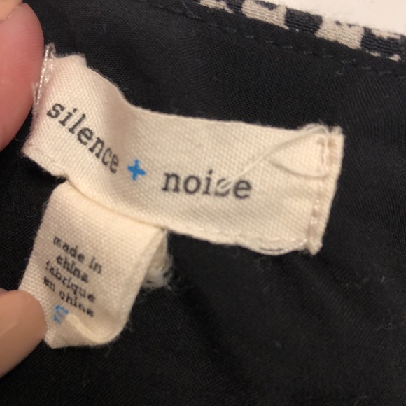 Silence and Noise Patterned Skirt - Picture 4 of 4